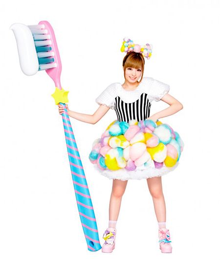 90s Harajuku, Kyary Pamyu Pamyu, Creme Dental, Maid Cosplay, J Pop, Tooth Brush, J Fashion, Harajuku Fashion, Kawaii Fashion