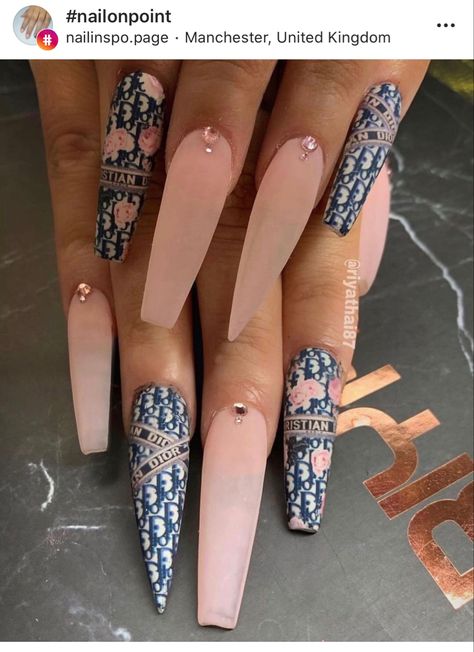 Dior Nails Ysl Nails Design, Chanel Nails Design, Dior Nails, Shiny Nails Designs, Gucci Nails, Luminous Nails, Chanel Nails, Dope Nail Designs, Vacation Nails