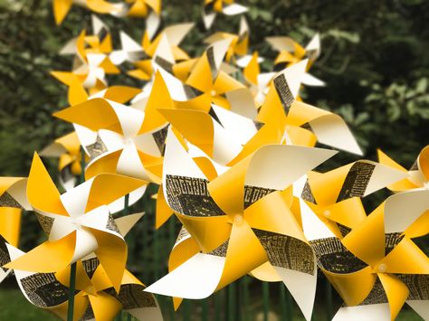 Pinwheel Art, Temporary Installation, Collaborative Art Projects, Traditional Chinese Art, Red Fort, Chinese Art Painting, Park In New York, Prospect Park, Collaborative Art