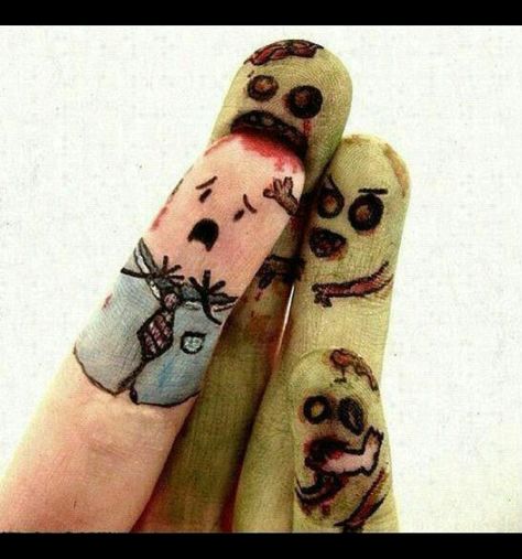 Love it! Look at the leg hanging out of the little zombies mouth! Finger People, Funny Fingers, How To Draw Fingers, Zombie Love, Finger Art, Zombie Survival, Spanish Humor, Spanish Memes, Zombie Apocalypse