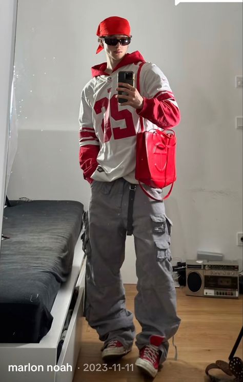 Marlon noah ttk Marlon Noah Outfits, Male Fashion Aesthetic, Y2k Aesthetic Men, Y2k Fashion Male, Fancy Streetwear, Baggy Outfits Men, Men Y2k Fashion, Marlon Noah, Male Y2k