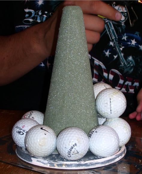 Golf Centerpieces, Golf Tournament Gifts, Golf Crafts, Golf Birthday Gifts, Golf Ball Displays, Golf Ball Gift, Fete Saint Patrick, Golf Ball Crafts, Ball Christmas Tree