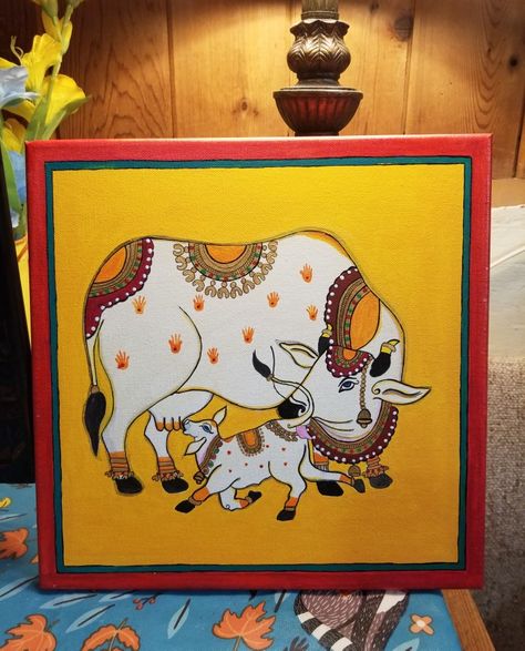 Pichwai Paintings Cow And Calf, Pichwai Rangoli, Pichhwai Design, Kamdhenu Cow Painting, Pichwai Paintings Cows, Animal Paintings Easy, Pichwai Cow, Fabric Colour Painting, Indian Traditional Paintings