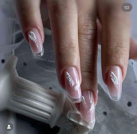 French Glass Nails Slim, Migdală Slim, Almond Shape Nails Designs, French Glass Nails, Almond Shape Nail Designs, Slim Nails, Almond Shaped Nails Designs, Nails Designs Ideas, Channel Ring