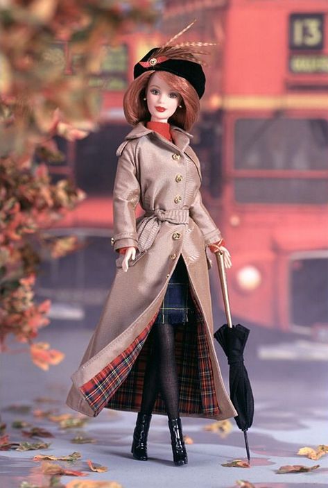 Mattel, Inc (USA) —  Autumn in London™ Barbie® Doll. Collection: City Seasons™ Collection, 1999  (606x900) 1990s Barbie Dolls, Barbie Website, Beret Style, Barbie Collector Dolls, Mattel Shop, Im A Barbie Girl, Barbie Toys, Barbie Vintage, Barbie I