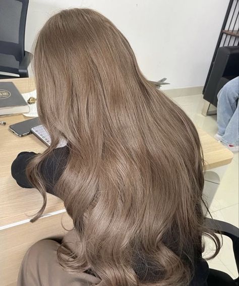 Coral Beige Hair, Dyed Light Brown Hair, Hair Colors To Dye Your Hair, Light Natural Brown Hair, Warm Beige Blonde Hair, Good Hair Colors For Pale Skin, Pale Brown Hair, Ashy Dirty Blonde Hair, Ash Light Brown Hair