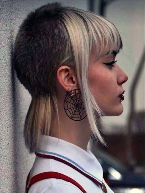 WTF Haircuts, strange hairdos, hairstyles Skinhead Haircut, Gavin Watson, Kręcony Bob, Chelsea Cut, Short Punk Hair, Skinhead Girl, Extreme Hair, Girl Haircut, Haircut Styles