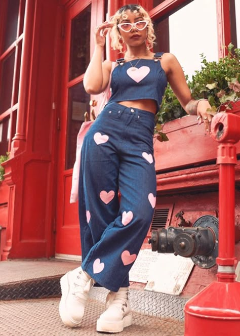 Heart Jeans Outfit Aesthetic, Style Thoughts By Rita, Pink Heart Pants Outfit, Pink Heart Pants, Vintage Heart Printed Pants, Kid Core Outfits, Heart Pants, Simple Style Outfits, Eclectic Aesthetic