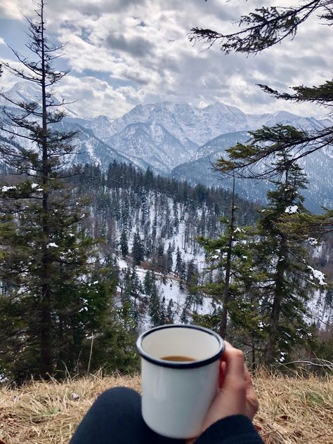 this is where I enjoy my morning coffee the most... in the mountains, far away from civilisation. Just me, some fresh brewn coffee and a good friend by my side. Mountain Coffee Aesthetic, Morning In The Mountains, Outdoor Coffee Aesthetic, Camping Coffee Aesthetic, Coffee By The Lake, Coffee In Mountains, Mountain Coffee Shop, Coffee And Mountains, Coffee Mountains