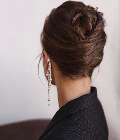 Flawless Hair Updos For Casual Days And Glam Nights Κούρεμα Bob, Wedding Hair Up, Guest Hair, Fishtail Braid, Wedding Hair Inspiration, Low Bun, Elegant Updo, Bridal Hair And Makeup, Wedding Hair And Makeup