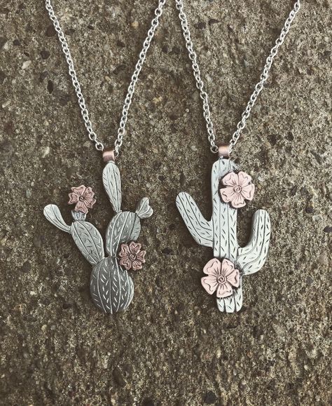 Copper And Silver Jewelry, Country Style Jewelry, Cute Western Jewelry, Western Silver Jewelry, Western Jewelry Ideas, Western Engraving, Western Wedding Jewelry, Country Girl Jewelry, Western Fashion Jewelry