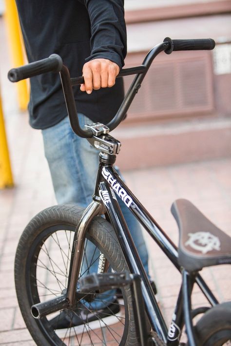 HARO BIKES — Still buzzing over the fact that Chad Kerley rides... Sunday Bmx, Haro Bikes, Haro Bmx, Bmx Pro, Gt Bmx, Athleisure Streetwear, Bmx Street, Vintage Bmx Bikes, Bmx Parts