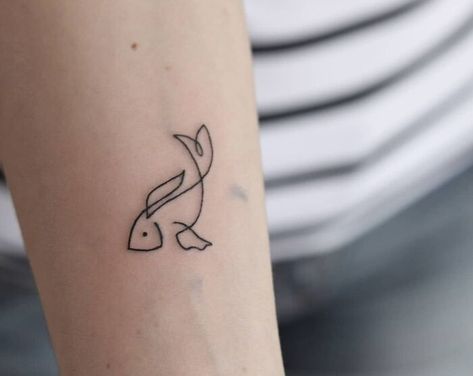 Fish Shadow Tattoo, Single Line Fish Tattoo, Simple Fish Tattoo Design, 2 Fish Tattoo Design, Fish Tatoos Woman, Tattoo Fish Small, Goldfish Line Drawing, Tropical Fish Tattoo Small, Small Goldfish Tattoo