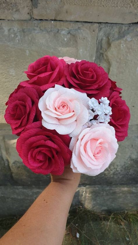 Christmas Holidays Decorations, Easy Flower Arrangements Diy, Christmas Crafts For Preschoolers, Flower Bouquet Pictures, Paper Flower Crown, Holidays Decorations, Crafts For Preschoolers, Flower Girl Accessories, Flower Picture