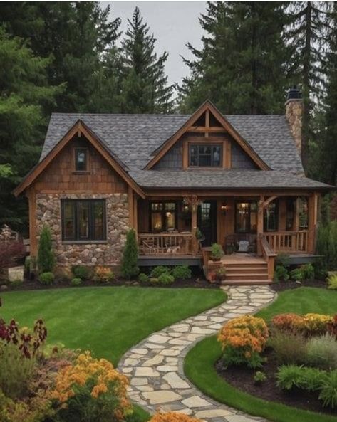 House Exterior Cozy Aesthetic, Small Aesthetic Home Exterior, Cozy Small House Exterior, Small Cozy Home Exterior, Small Home Exterior Ideas, Nice House Aesthetic, Cozy House Aesthetic Exterior, Small Cozy House Exterior, Small Dream House