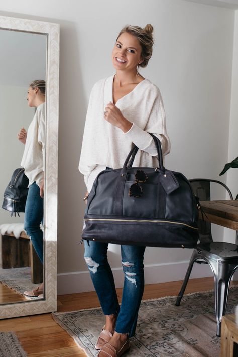 Sole Society Weekender Bag // Easy Fall Travel Style Laptop Weekender Bag, Over Night Bags For Women, Best Travel Bags For Women Carry On, Weekender Bags For Women, Best Travel Totes For Women, Leather Weekender Bag Womens, Best Weekender Bag For Women, Weekend Bags For Women, Overnight Bags For Women