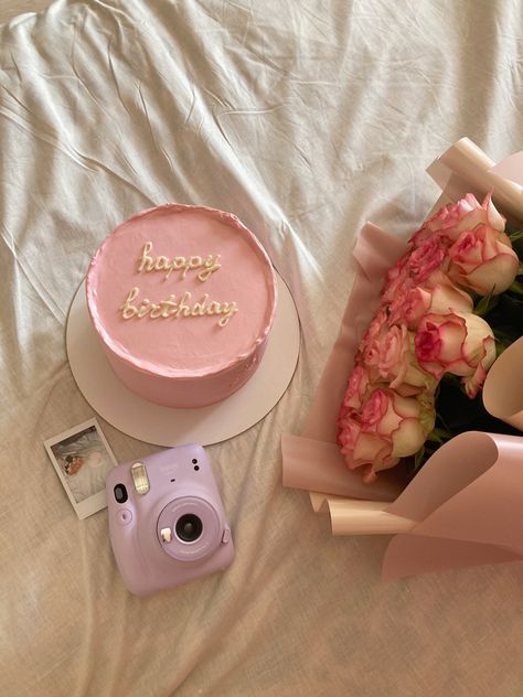 27th Birthday Aesthetic, Cake Polaroid, Birthday Polaroid, Birthday Cake Quotes, Birthday Dream, Cake Roses, Happy Birthday Decor, Birthday Goals, Simple Birthday Decorations