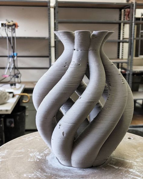 Extruder Pottery Ideas, Clay Extruder Ideas, Coil Ceramics Ideas, Coil Pottery Ideas, Coil Pottery, 3d Cnc, Pottery Handbuilding, Clay Vase, Pottery Crafts