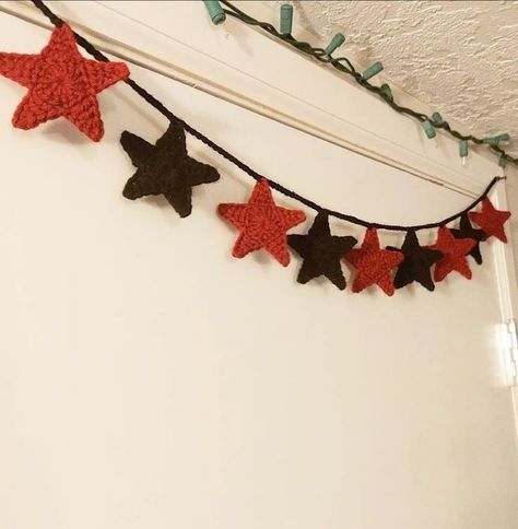 Dark Academia Crochet Decor, Crochet Star Wall Hanging, Room Crochet Decor, Crochet Star Garland, Star Crochet, Crochet Garland, Crochet Star, Star Garland, Crochet Stars