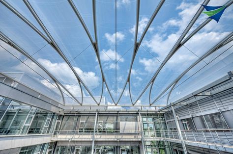 ETFE foil roof systems replace glass and cost much less. Tensile Structure Systems Etfe Roof, Dome Skylight, Structures Architecture, Architectural Facade, Types Of Roofing Materials, Glass Canopy, Roof Ceiling, Tensile Structures, Membrane Roof