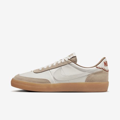 Inspired by our original tennis shoe, this edition of the Killshot 2 gets a refined look with folded-edge leather, bold stitching and mixed materials. To prove you're on top, the gum rubber sole adds the cherry on bottom. Nike Womens Sneakers, Office Tennis Shoes, Women’s Fall Shoes, Nike Killshot 2 Outfit Women, Womens Sneakers 2024, Fall Tennis Shoes, Outfits With Sneakers Women, Everyday Shoes Casual, Women’s Shoes