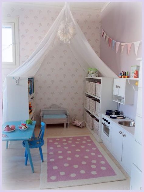 25+ Clever Playroom Storage Ideas To Maximize Space 14 Bonus Room Playroom, Small Playroom, Girls Playroom, Toddler Playroom, Kids Playroom Decor, Toddler Girl Room, Playroom Storage, Playroom Design, Toddler Bedrooms