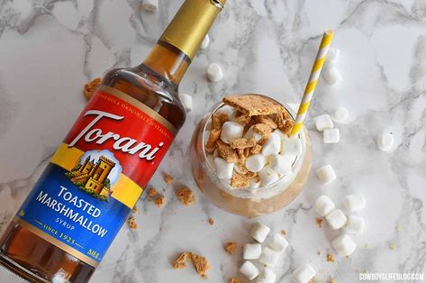 S’mores Cold Brew Coffee Float Recipe - A Cowboys Life Coffee Float, Float Recipes, Gold Peak Tea, Toasted Marshmallow, Brew Coffee, Cold Brew Coffee, Tea Bottle, Cold Brew, Coffee Brewing