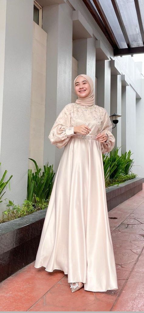 Baju Bridesmaid Hijab, Model Baju Bridesmaid Hijab, Model Baju Bridesmaid, Baju Pengapit, Model Dress Kebaya, Dress Brokat Modern, Dress Muslim Modern, Braidsmaid Dresses, Fesyen Islam