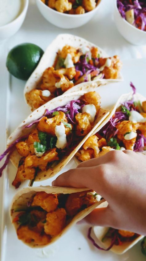 Peri Peri Cauliflower taco ,Baked Peri Peri Cauliflower,Cauliflower Taco Vegan Peri Peri Recipes, Cauliflower Taco, Roasted Cauliflower Tacos, Runners Food, Cauliflower Tacos, Crunchy Salad, Vegetarian Tacos, Meatless Main Dishes, Peri Peri