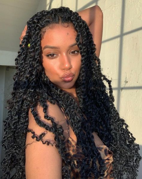 Passion Twists #passiontwists Scene Hair, Long Passion Twist, Passion Twist Hairstyles, Passion Twists, Twist Braid Hairstyles, Girls Hairstyles Braids, Wave Hair, Cash App, Twist Braids