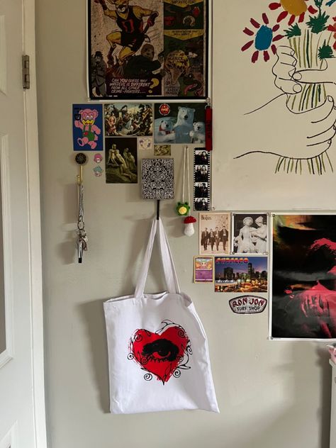 Bags Hanging On Wall Aesthetic, Korean Bedroom Wall Decor, Album Cover Wall Decor Dorm, Aesthetic Wall Decor Bedroom Korean, Bedroom Ideas Bands Poster Wall, Cool Room, Aesthetic Bedroom Decor, Surf Shop, Nap Time