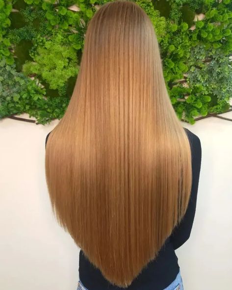 V Haircut for Long Straight Hair Triangular Haircut Long, Long V Haircut, V Haircut, Shape Haircut, V Cut Hair, Hair Stail, V Shaped Haircut, Dream Photos, V Shape Hair