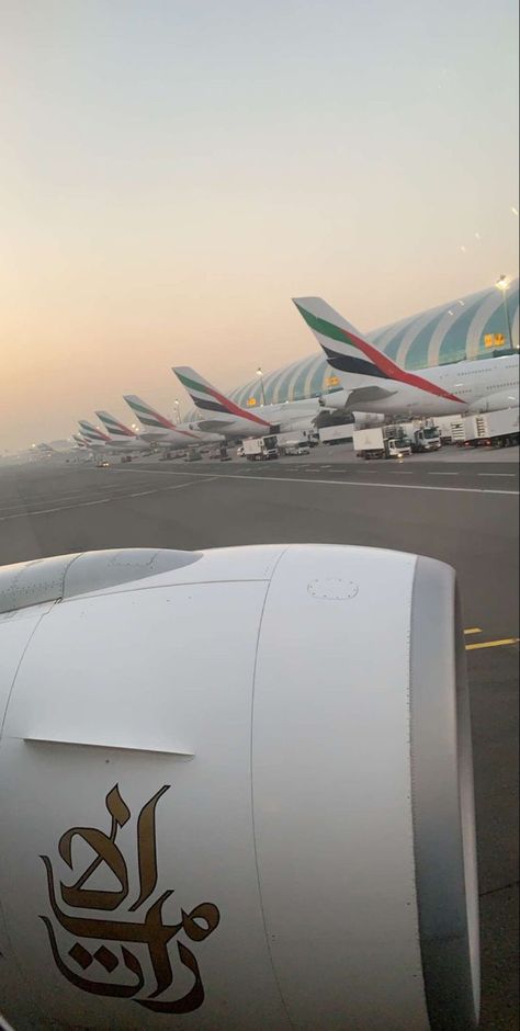 I Love Dubai, Aviation Aesthetic, Emirates Flights, Emirates Cabin Crew, Plane Photography, Airplane Wallpaper, Airport Aesthetic, Dubai Vacation, Dubai Airport