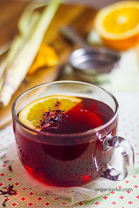 This lemongrass hibiscus tea recipe with orange peel & maple syrup is exceptionally beneficial for the immune system and as natural… Hibiscus Tea Recipe, Orange Peel Tea, Hot Tea Recipes, Tea For Colds, Lemongrass Tea, Herbal Teas Recipes, Orange Tea, Winter Tea, Dairy Drinks