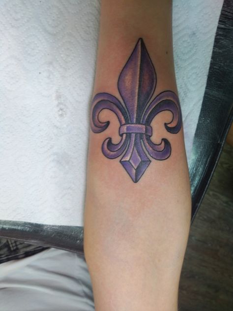 Saints row tattoo Saints Row Tattoo, Morning Star Tattoo, Lis Tattoo, Blessed Tattoos, The Morning Star, Joker Tattoo, Star Tattoo, Saints Row, Gaming Tattoo