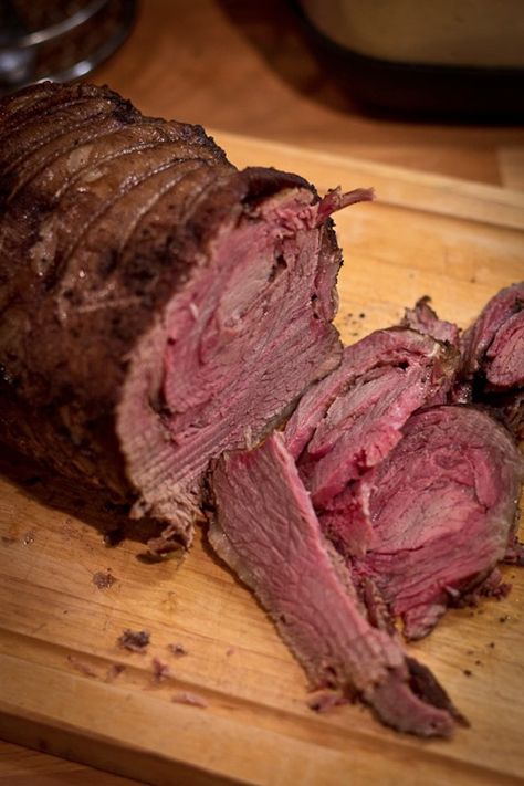 Irish Spiced Beef brings Christmas comfort… - North/South Food Irish Meat Recipes, Spiced Beef Irish, Irish Christmas Recipes, Irish Christmas Food, Irish Meals, Irish Foods, Irish Traditional, Smoked Prime Rib, Irish Cooking