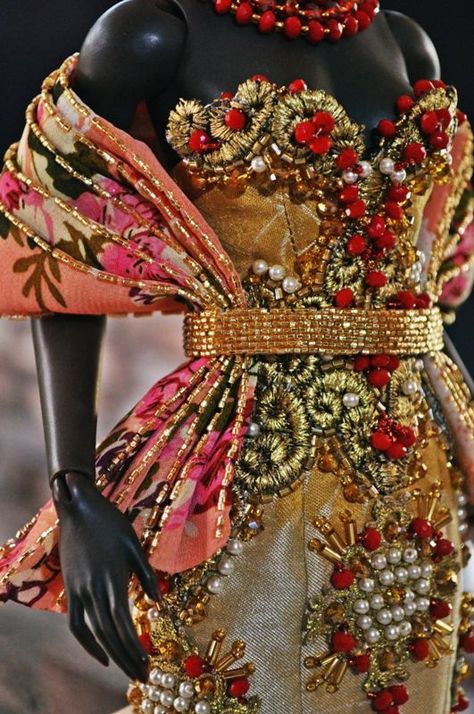 Barbie Vogue, Haute Couture Embroidery, Motifs Perler, My Roots, Fancy Wedding Dresses, Couture Embroidery, Couture Details, The Cathedral, Embroidery Fashion