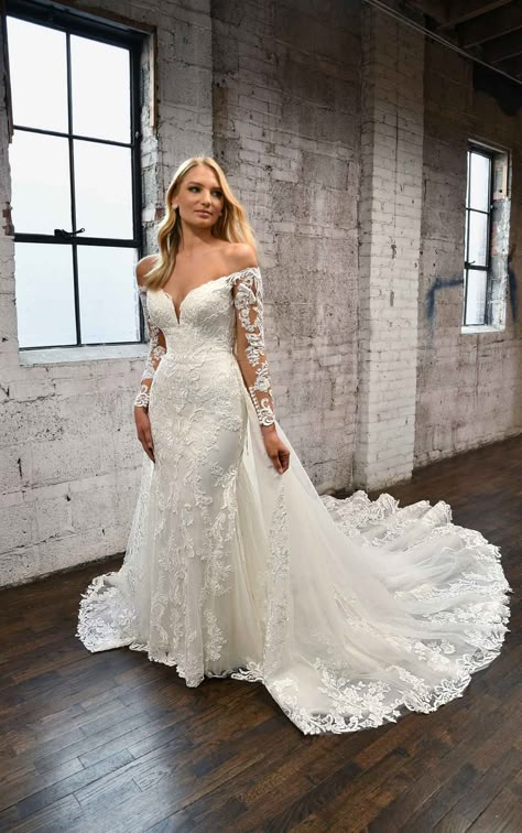 Sleeves For Wedding Dress, Canon Event, Mexican Wedding Ideas, Sleeve Wedding Dress Lace, Detachable Wedding Dress, Martina Liana Wedding Dress, Long Sleeve Wedding Dress Lace, Essense Of Australia, Kleinfeld Bridal