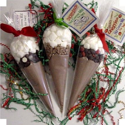 must remember...classroom gifts for other kids Hot Cocoa Cones, Cocoa Cones, Chocolate Cone, Christmas Hot Cocoa, Diy Hot Chocolate, Diy Hot Cocoa, Teacher Holiday Gifts, Hot Chocolate Gifts, Hot Chocolate Gift