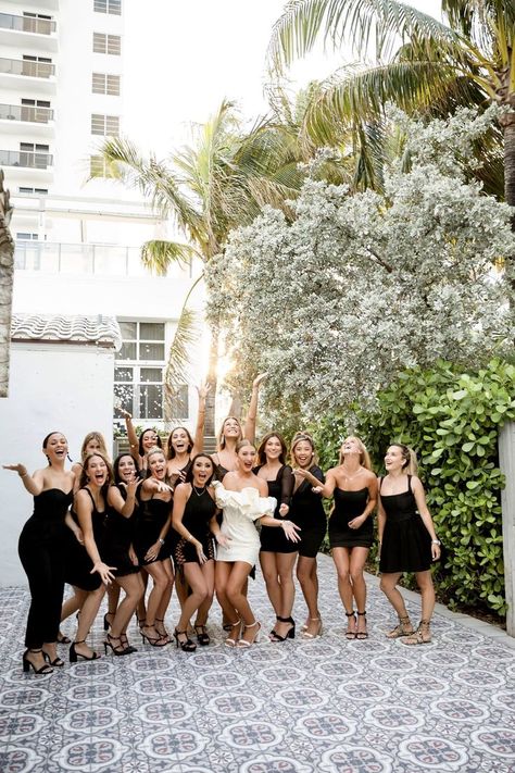 Bachelorette Party Outfit Black, Bachelorette Outfit Themes, White Bachelorette Party Outfit, Black Bachelorette Party, Hens Party Themes, Hen Do Outfits, White Bachelorette, Hen Party Outfits, Bachelorette Inspo