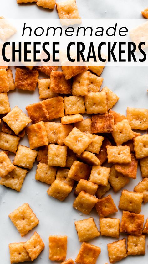 Cheese Itz Recipes, Cheeze Itz, Cheese Itz, Cheese Cracker Recipe, Homemade Cheez Its, Homemade Snacks Recipes, Homemade Cheese Crackers, Quick Baking, Homemade Crackers