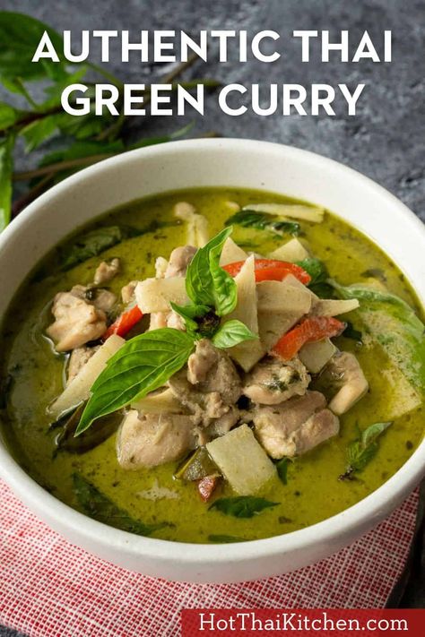 Recipe for authentic Thai green curry chicken that is easy and weeknight friendly. Can be made in advance and perfect for meal prep. Essen, Authentic Thai Green Curry, Thai Green Curry Chicken, Thai Green Curry Recipe, Thai Curry Recipes, Green Curry Sauce, Chicken Main Dish Recipes, Green Curry Recipes, Green Curry Chicken