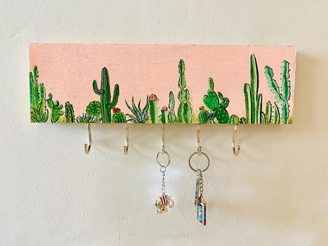 How To Make A Key Holder For The Wall, Key Holder Wall Decor, Diy Wall Key Holder Ideas, Key Holder Painting Ideas, Wooden Key Holder Diy, Diy Wooden Key Holder Ideas, Diy Key Holder Easy, Key Holder Diy Creative, Diy Key Holder Ideas Creative