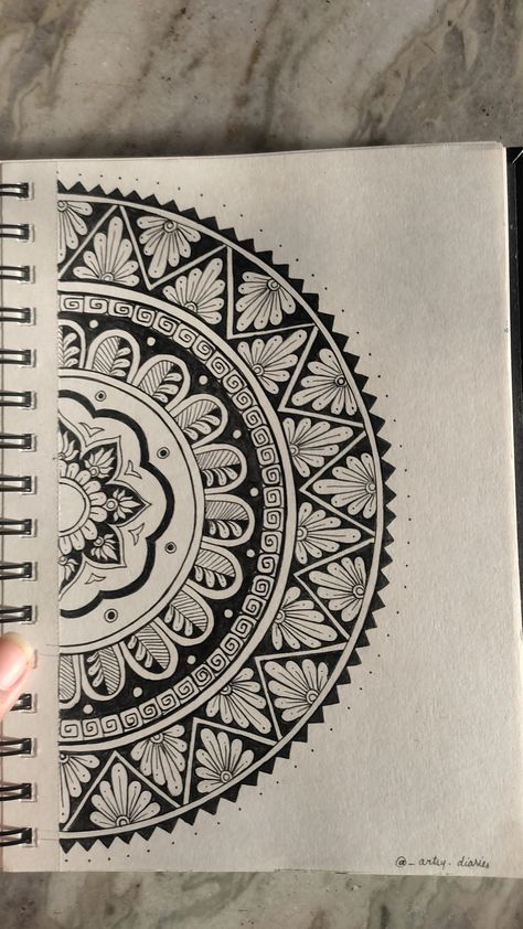 #mandala #art #draw #mandaladrawing Mandala Art Small Design, Mandala Art Name Plate, Easiest Mandala Art, Small Simple Mandala, Mandela Art Drawing, Mandala Art Design Creative, Small Mandala Drawing, Unique Mandala Drawing Easy, Asthetic Drawings Doodles