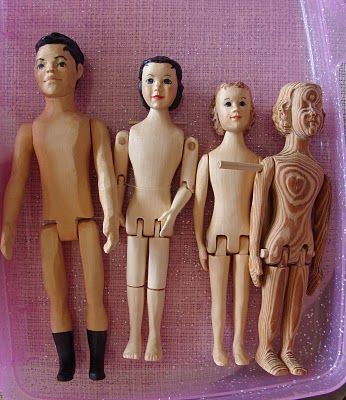 Doll Carving - Woodcarving Illustrated Hitty Dolls, Wood Carving For Beginners, Cardboard Toys, Folk Art Dolls, Peg People, Wooden Doll, Victorian Dolls, Wooden Figurines, Art Carved