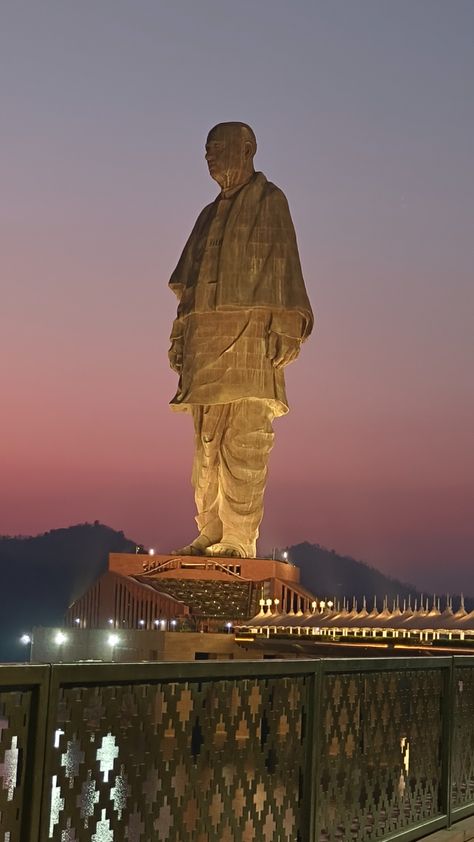 World's Tallest Monument - The Statue of Unity, is more likely to be a colossal structure facing Sardar Vallabhbhai Patel.
.
A rich cultural heritage of "Unity of Diversity" Statue of Unity is a must-visit attraction in Gujarat.
.
#StatueOfUnity #SardasarobarDam #beautifuldestinations #journey #travel #ahmedabad #Kevadiya #statueofunitytourism #digitalmarketing  #SEO #SMO #Jaipur #SEOJaipur #SMOJaipur #SMOService #SEOService #branding #onlinemarketing #dotline #dotlinecreations #dotlinejaipur Sardar Vallabhbhai Patel, Statue Of Unity, India Palace, Book Cover Diy, Photo Art Gallery, Stylish Watches, Cultural Heritage, Chains For Men, Beautiful Destinations