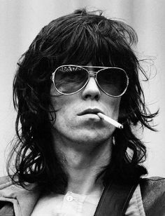 Keith Richards turns 70! Celebrate with rocker's famed wisdom Rolling Stones Keith Richards, Rock Argentino, Photographie Portrait Inspiration, Wearing Sunglasses, I'm With The Band, Mötley Crüe, Rock Chic, Keith Richards, Mick Jagger