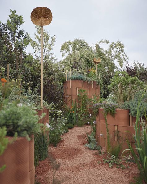 Pea Gravel Patio, Gardening Trends, Perennial Shrubs, Planting Hydrangeas, Garden Animals, Gardening 101, Garden Show, Public Garden, Chelsea Flower