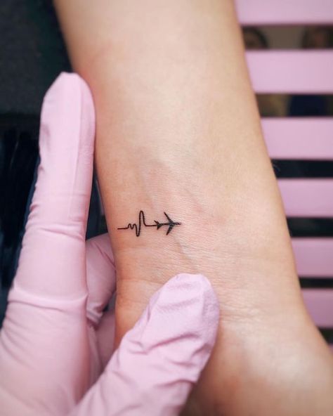 Tatuagem Masculina Pequena, Tattoo Placements, Airplane Tattoos, Female Tattoos, Men Tattoos, Geometric Tattoos, Inspiration Tattoos, Small Girl Tattoos, Tiny Tattoo