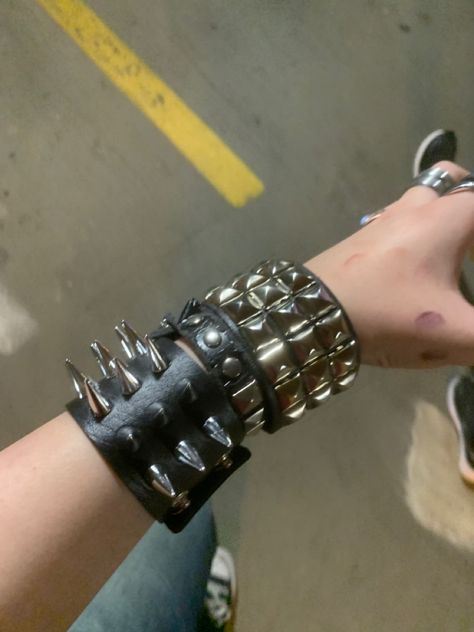 Punk Bracelets Aesthetic, Emo Bracelets Aesthetic, Spiked Choker Outfit, Studded Bracelet, Alt Bracelets, Punk Bracelets, Spike Bracelet Aesthetic, Spikey Bracelets, Punk Style Metal Bracelet